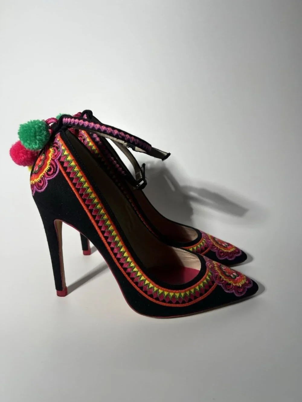 L.K. Bennett Caroline Issa Limited Edition Parrot Heels EU 38 - Picture 3 of 15